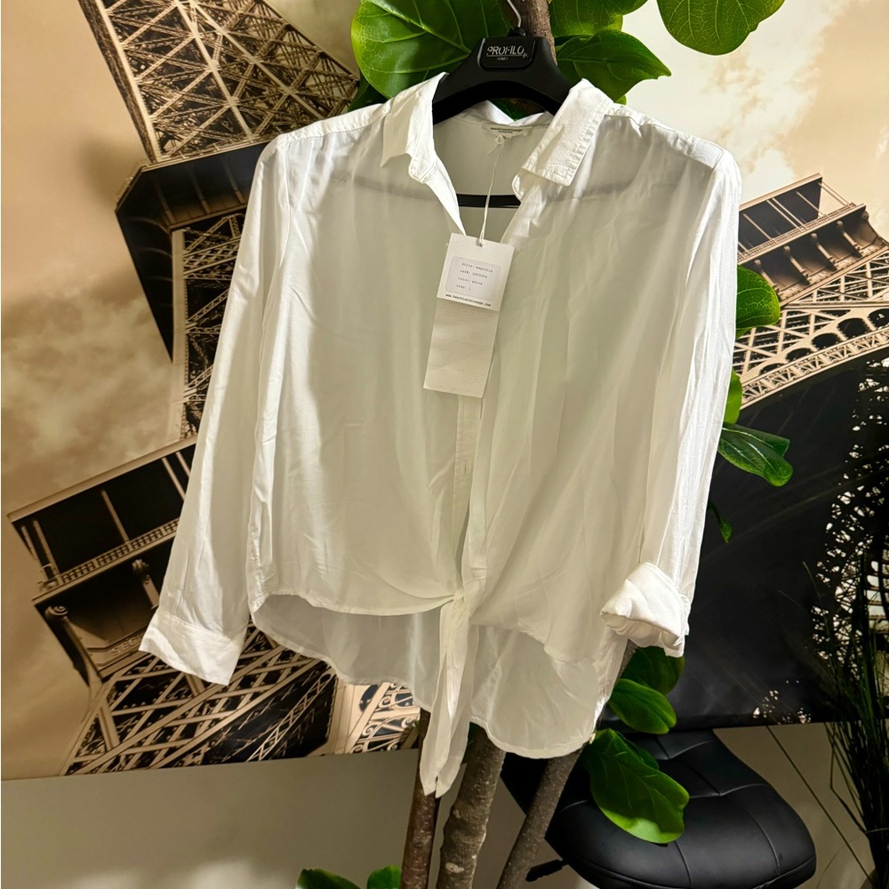 Beautiful beach lunch lounge long sleep shirt.